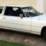 Foto do Cadillac DeVille de 1974 do BookAclassic