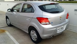 Chevrolet Onix Joy 2017 durante o teste