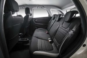 Interior e banco traseiro do Renault Captur Zen 2018