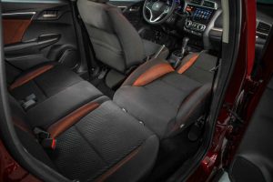 Honda-WR-V-EXL-2018-versatilidade-dianteira