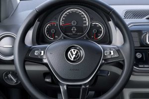 Volante e quadro instrumentos do Volkswagen up 2018