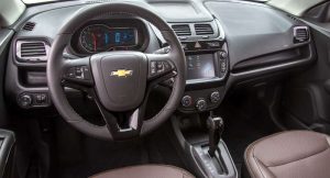 Painel do Chevrolet Cobalt Elite automático 2018 com MyLink