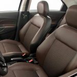 Interior do Chevrolet Cobalt LTZ 2018 automático