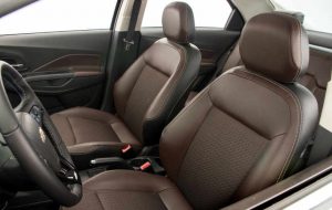 Interior do Chevrolet Cobalt LTZ 2018 automático