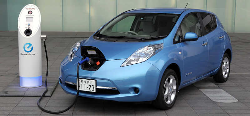Electric car Nissan Leaf - carro elétrico
