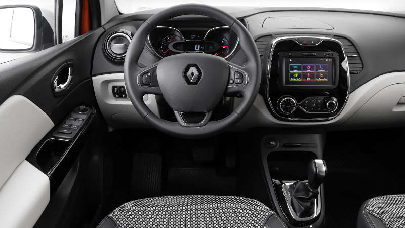 Renault/Divulgação Painel do Renault Captur Intense com câmbio automático CVT