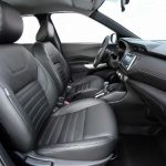 Interior do Nissan Kicks SV 2018 automático CVT