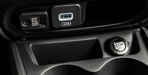?Entrada USB da Fiat Strada 2018
