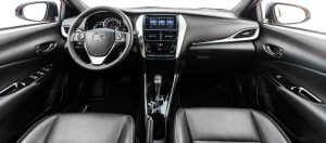 Painel do Toyota Yaris Sedã XLS 2019