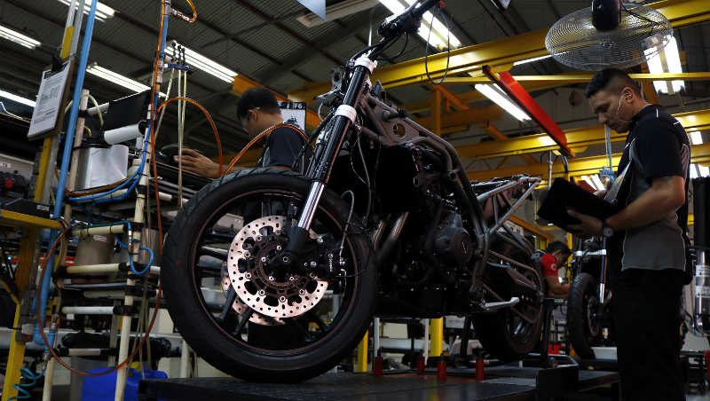 Linha de produção da Triumph em Manaus