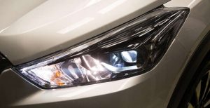 Assinatura do farol em LED do Nissan Kicks SV CVT 2020