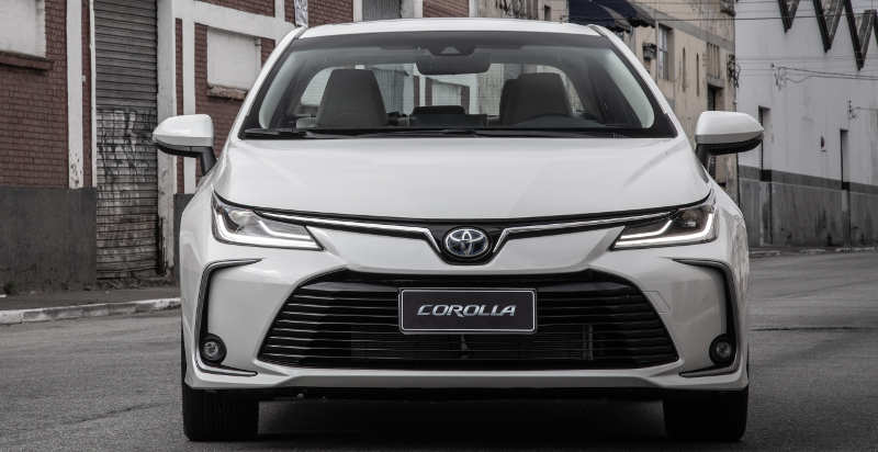 Toyota/Divulgação Dianteira do Toyota Corolla Altis Premium híbrido 2020