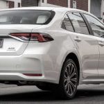 Toyota-Corolla-Altis-Premium-Hybrid-2020