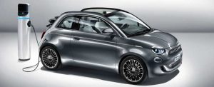 Carregamento de energia do novo Fiat 500e elétrico 2021