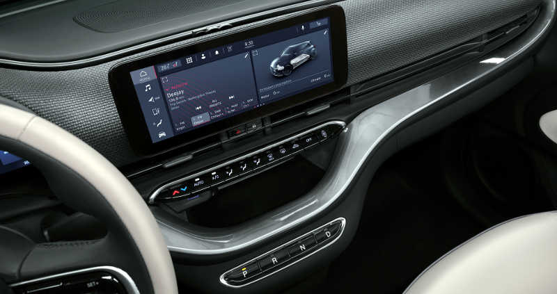 Fiat/Divulgação Tela no painel do novo Fiat 500e elétrico 2021