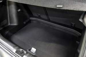 Porta-malas do novo Chevrolet Tracker 2021 tem 393 litros