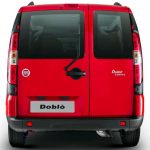 Traseira do Fiat Doblò Essence 2021