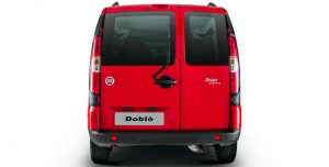 Traseira do Fiat Doblò Essence 2021