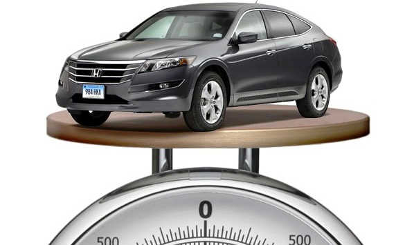 Fique atento na balança: peso do carro também é muito importante