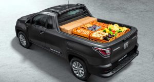 Fiat Strada Endurance Cabine Simples (Plus) com a caçamba carregada