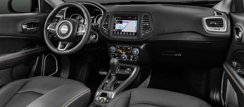 Jeep/Divulgação Painel do Jeep Compass Longitude 2021