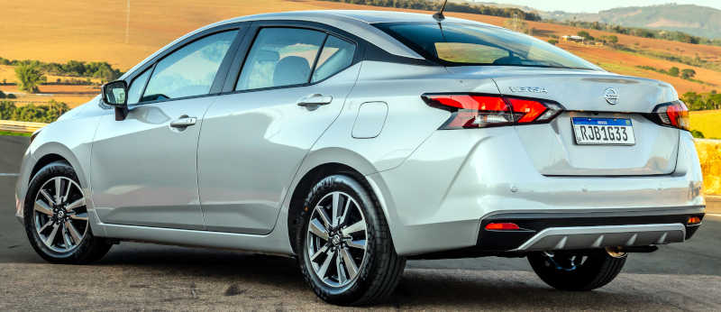 Nissan Versa Advance CVT 2021