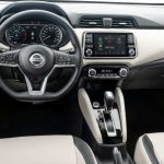 Painel do Nissan Versa Exclusive CVT 2021