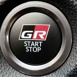 Botão Start Stop no painel do Toyota Corolla GR-S 2022