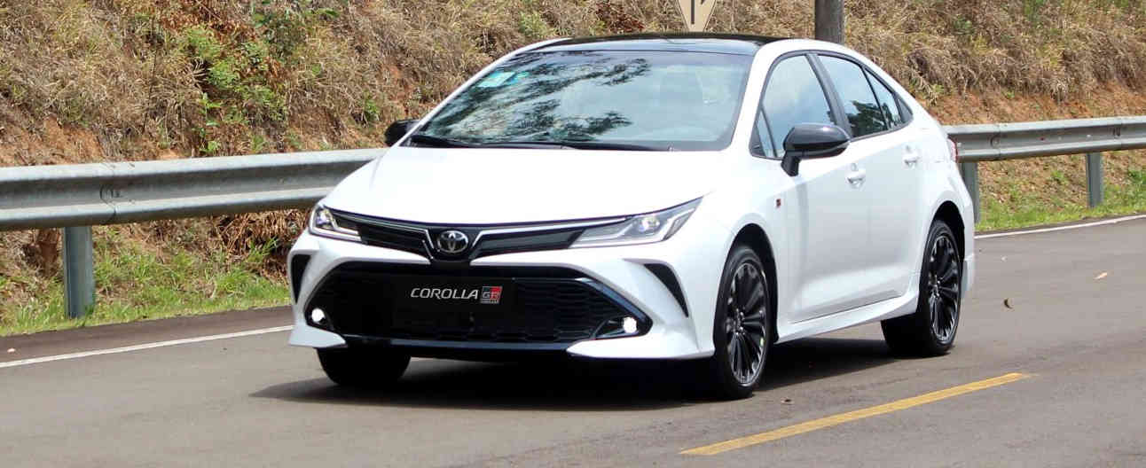 Toyota Corolla GR-S 2022 esportivo