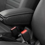 Apoio de braço dianteiro do novo Nissan Kicks Exclusive 2022