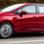 Foto de capa do Nissan Versa Exclusive 2022, de lateral, testado pelo De 0 a 100