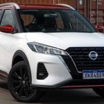 Foto da dianteira do Nissan Kicks XPlay