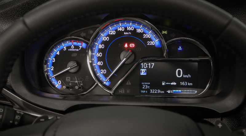 Toyta/Divulgação quadro de instrumentos dos Toyota Yaris XS e XLS 2023