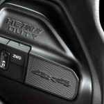 Botões para acionar a tração 4x4 da nova Ram 3500
