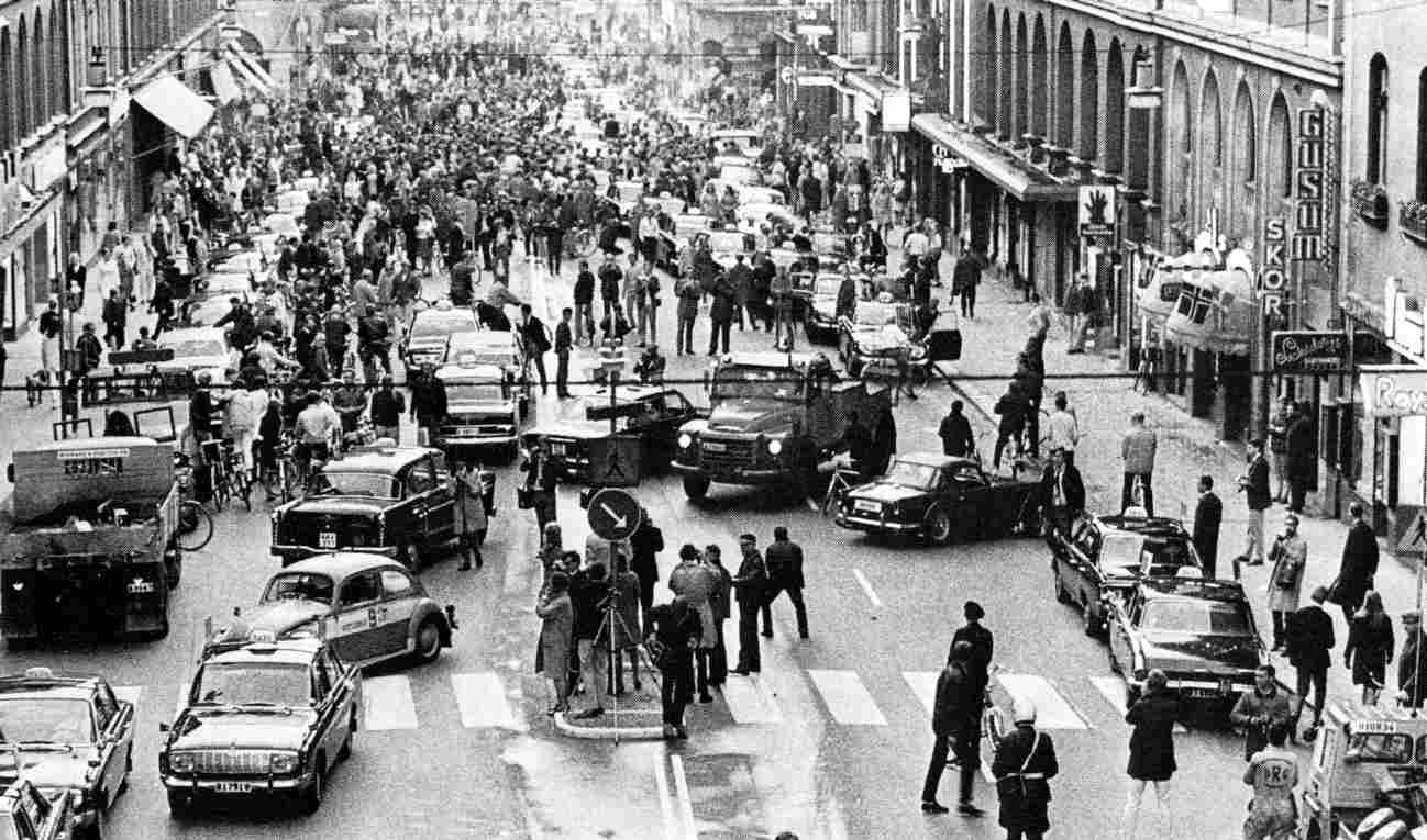 Foto de capa das vias na Suécia em 1967