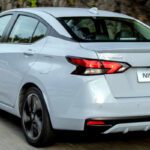 Foto da traseira do Nissan Versa Exclusive 2024