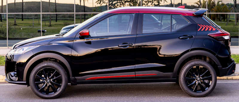 Nissan/Divulgação Foto da lateral do Nissan Kicks XPlay 2024