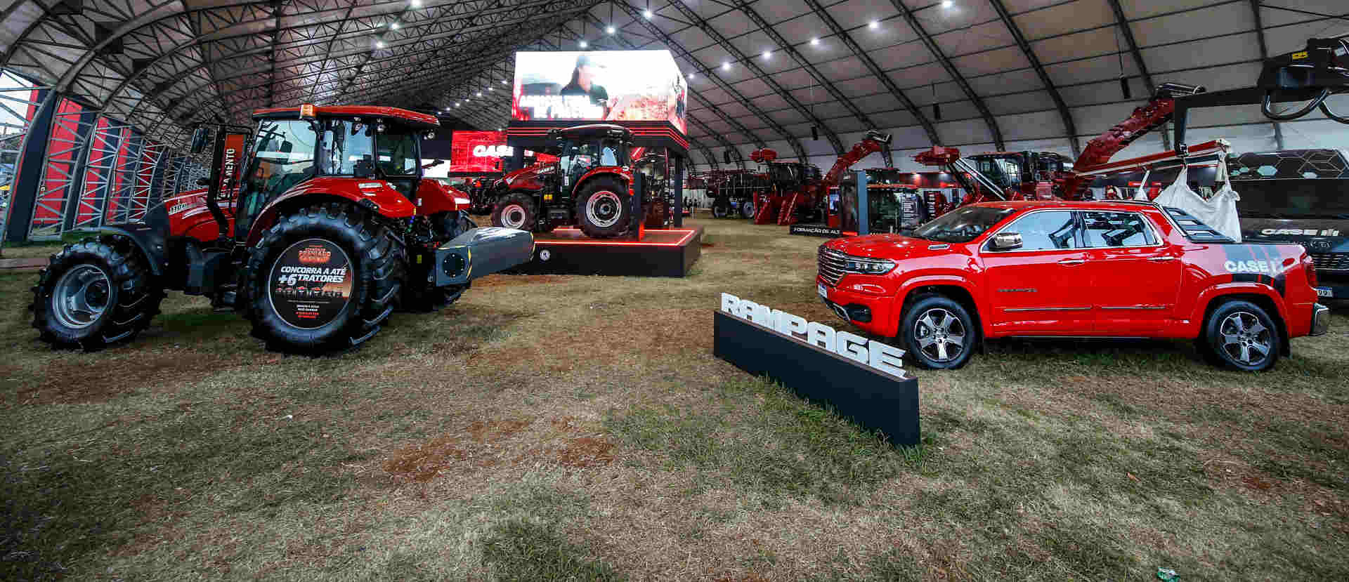 Foto de capa da Rampage no estande da Case IH na Agrishow