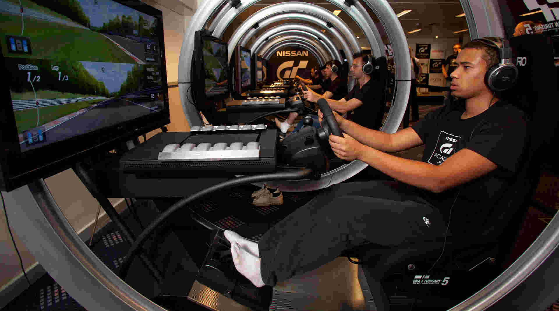 Foto de capa da Nissan Academy com Gran Turismo 5