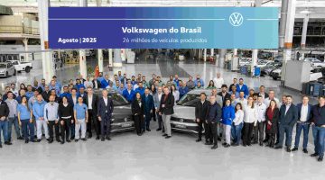 Foto de capa da celebração da produção de 26 milhões de veículos da Volkswagen no Brasil