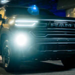Foto dos faróis de LED da Ram Dakota Warlock
