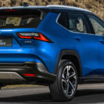 Foto do design traseiro do Yaris Cross XRX