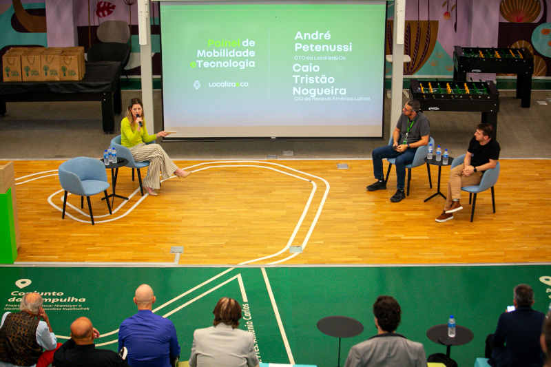 Renault/Divulgação e Localiza/Divulgação Imagem do encontro entre Renault e Localiza&CO para discutir mobilidade e tecnologia