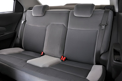 Chevrolet-Cobalt-Brasil-2012-espaço-interno