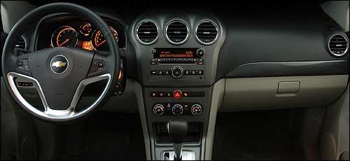 Chevrolet/Divulgação Chevrolet-Captiva-2009-2010-SUV-General-Motors-interior-painel