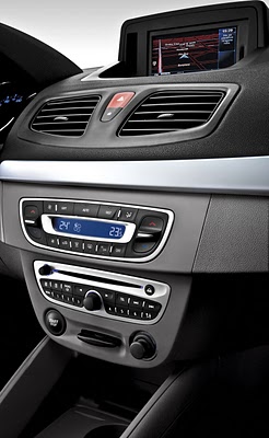 Renault-Fluence-Brasil-ar-condicionado-digital-tela-GPS